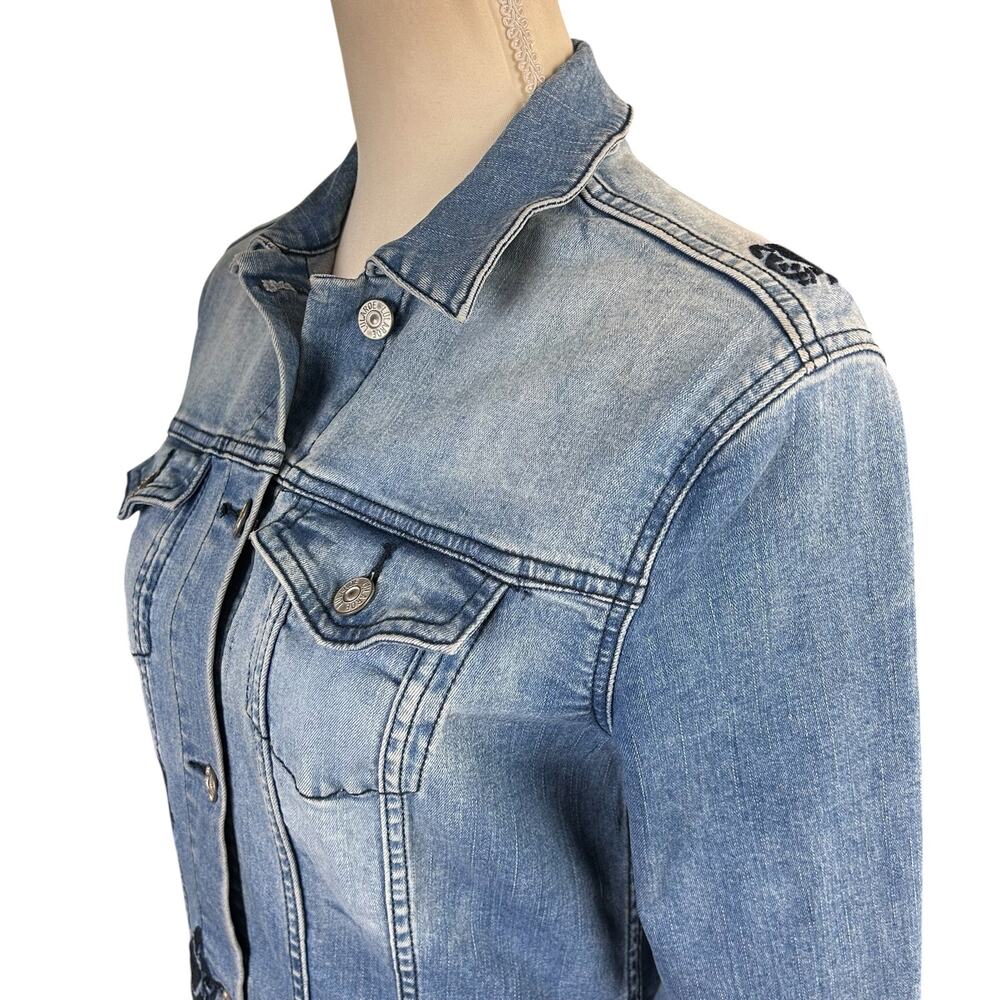 LuLaRoe Jaxon Jean Jacket Women Small Blue Floral Embroidered Denim Button Up - Picture 2 of 13